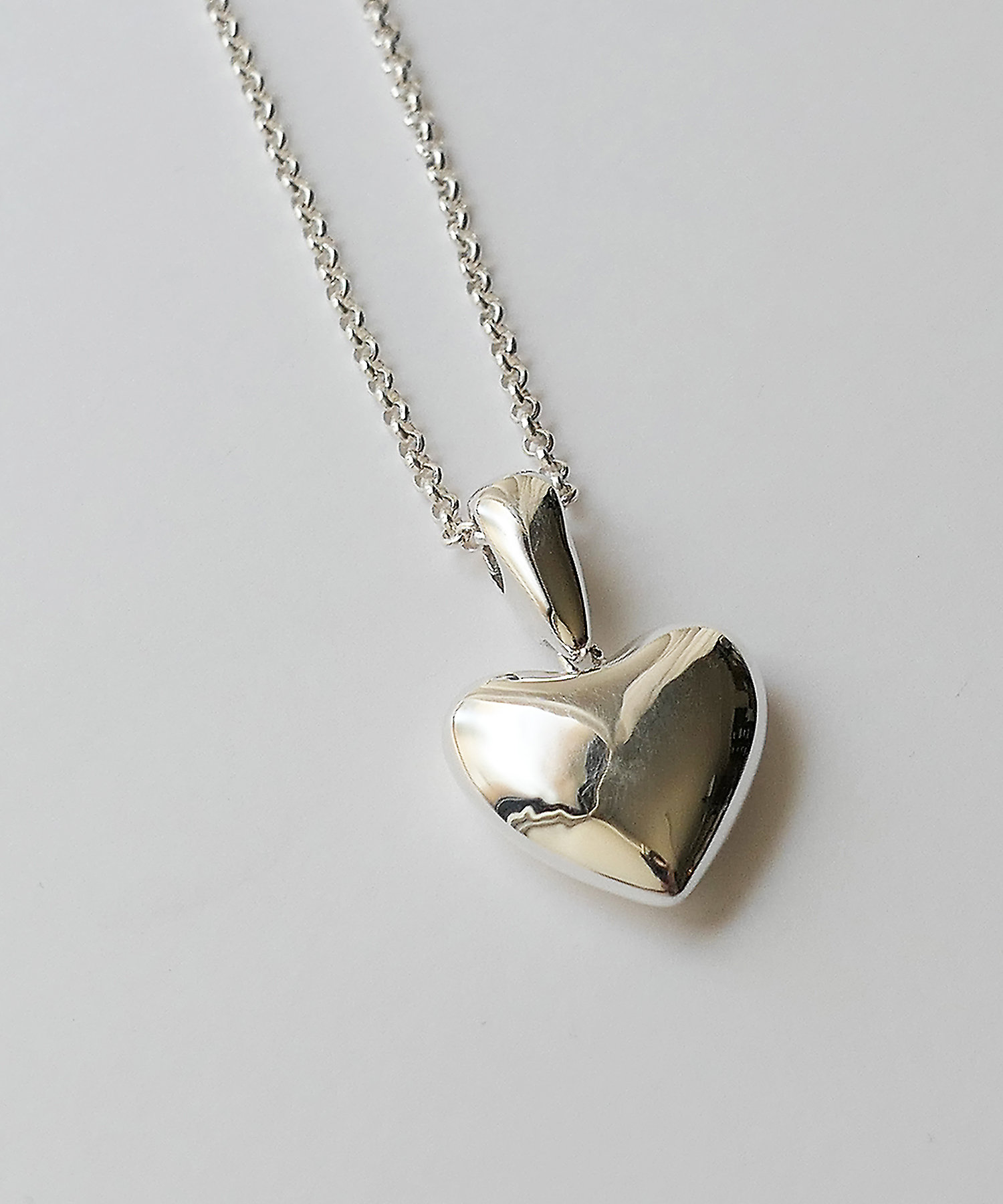 ANNIKA HEART NECKLACE_3?$VS_1500$ ANNIKA HEART NECKLACE_3?$VS_1500$